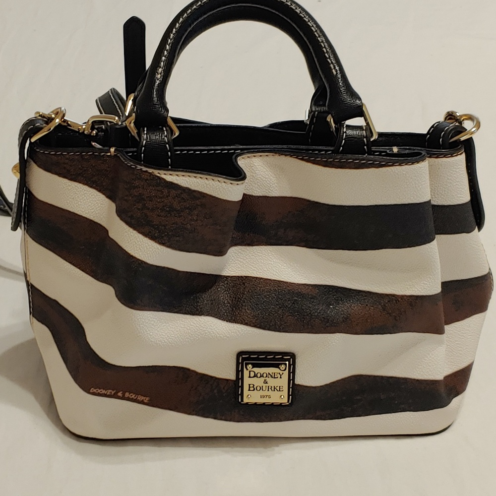 EUC Dooney & Bourke Animal Print Satchel